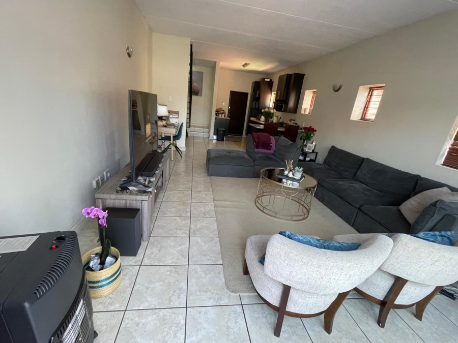 2 Bedroom Property for Sale in Pretorius Park Gauteng