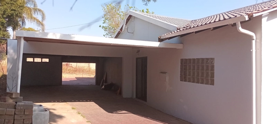 To Let 3 Bedroom Property for Rent in Rooihuiskraal Gauteng