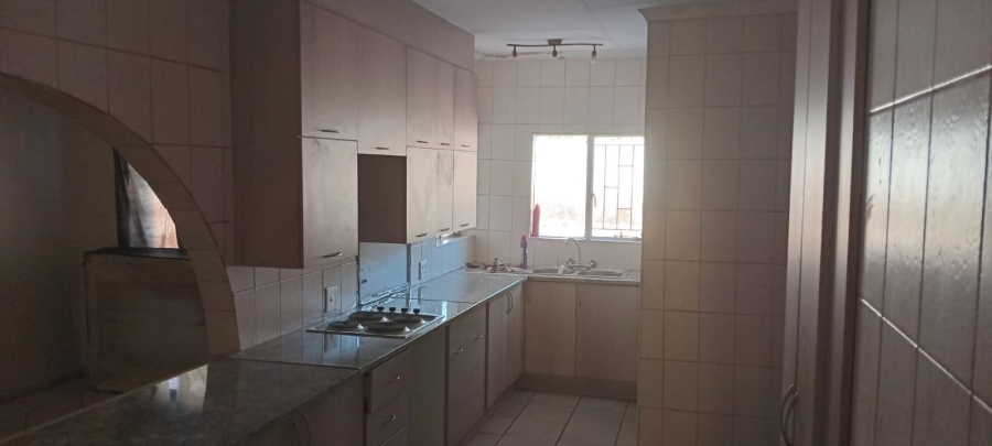 To Let 3 Bedroom Property for Rent in Rooihuiskraal Gauteng