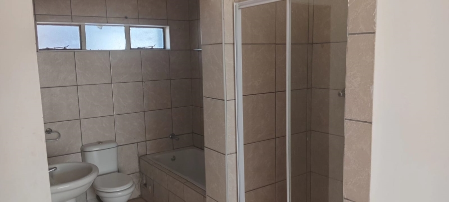 To Let 3 Bedroom Property for Rent in Rooihuiskraal Gauteng