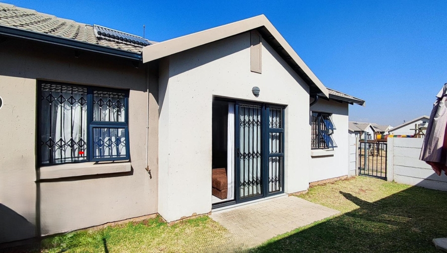  Bedroom Property for Sale in Albertsdal Gauteng