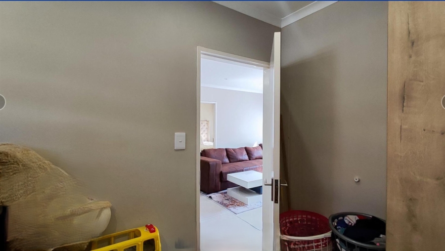  Bedroom Property for Sale in Albertsdal Gauteng