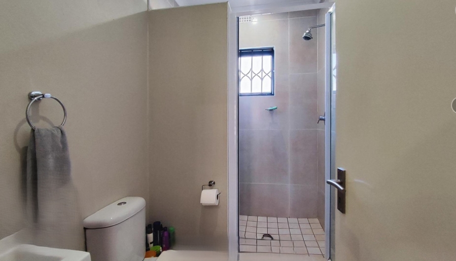  Bedroom Property for Sale in Albertsdal Gauteng