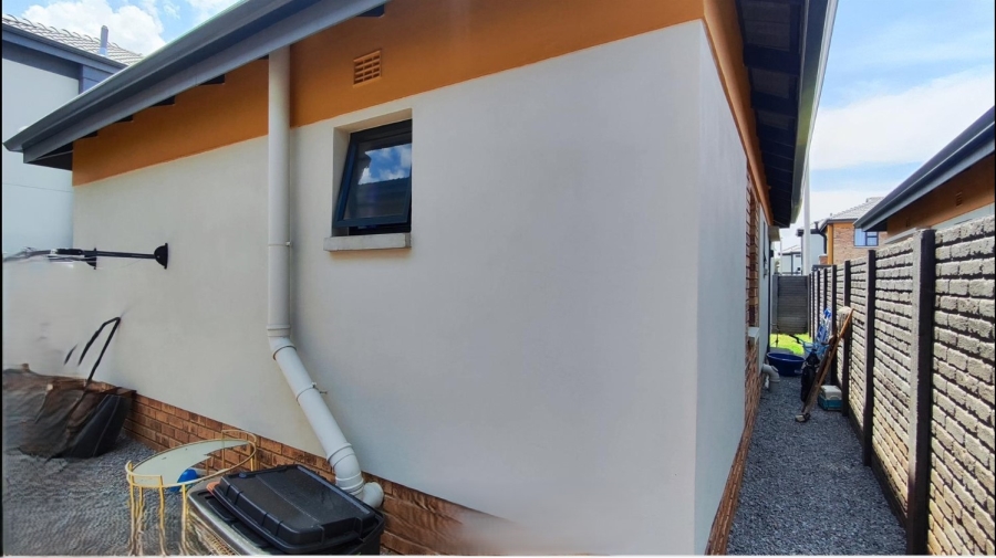  Bedroom Property for Sale in Albertsdal Gauteng