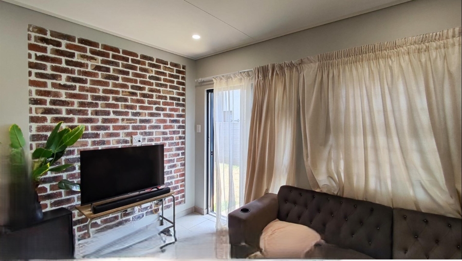 Bedroom Property for Sale in Albertsdal Gauteng