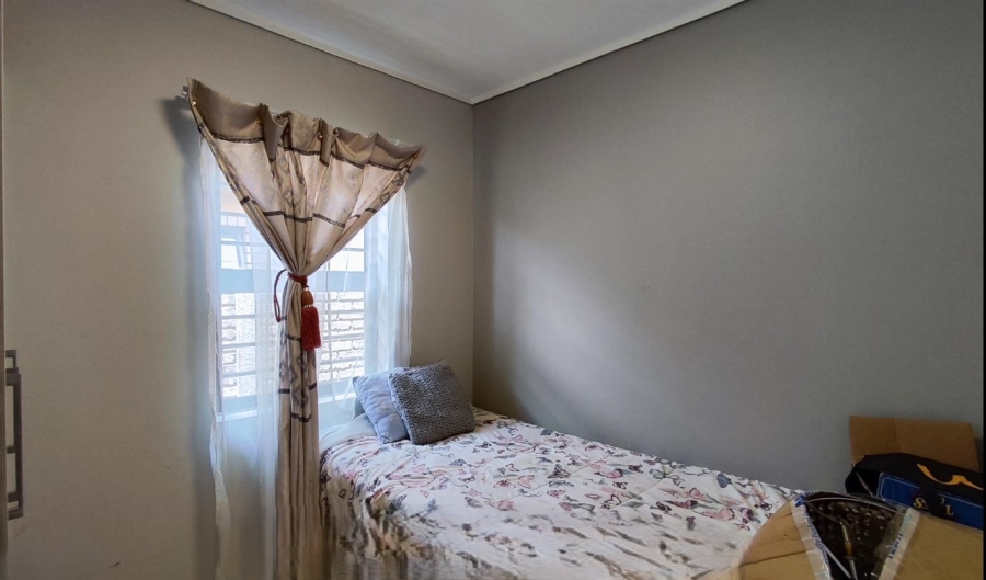  Bedroom Property for Sale in Albertsdal Gauteng
