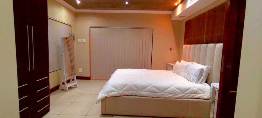 To Let 4 Bedroom Property for Rent in Fleurdal Gauteng