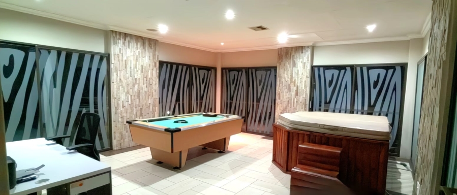 To Let 4 Bedroom Property for Rent in Fleurdal Gauteng