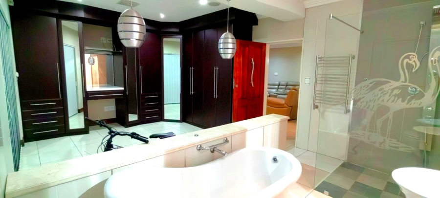 To Let 4 Bedroom Property for Rent in Fleurdal Gauteng