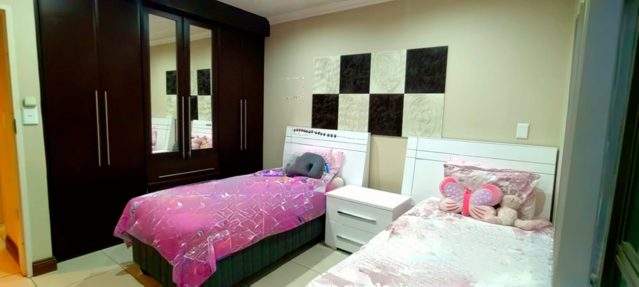 To Let 4 Bedroom Property for Rent in Fleurdal Gauteng