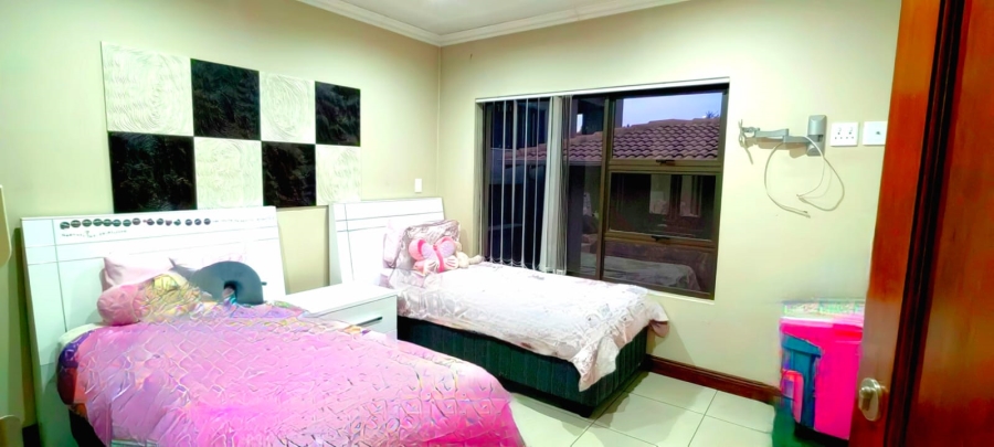 To Let 4 Bedroom Property for Rent in Fleurdal Gauteng