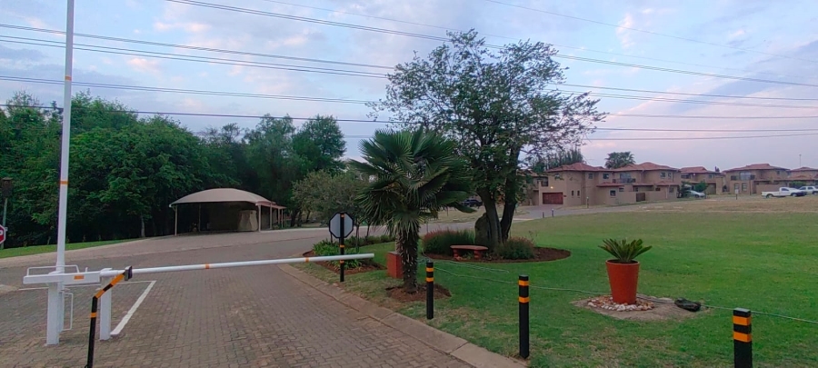 To Let 4 Bedroom Property for Rent in Fleurdal Gauteng