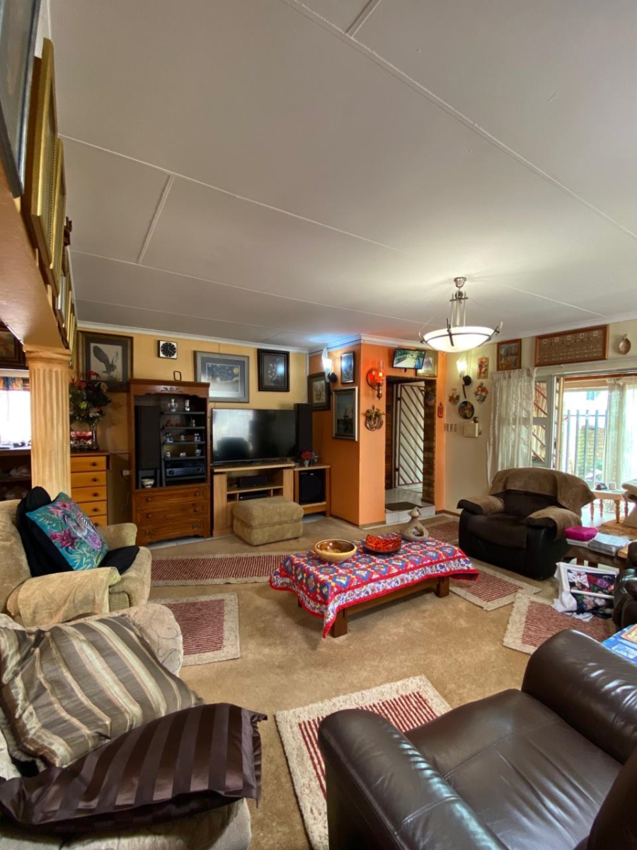 3 Bedroom Property for Sale in Van Riebeeck Park Gauteng