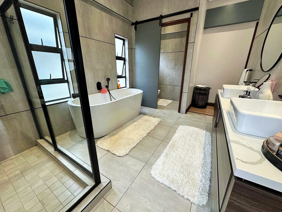 4 Bedroom Property for Sale in Midstream Estate Gauteng