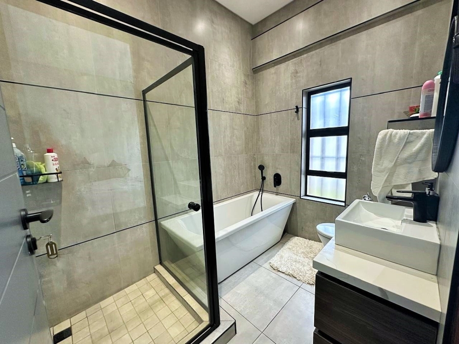 4 Bedroom Property for Sale in Midstream Estate Gauteng