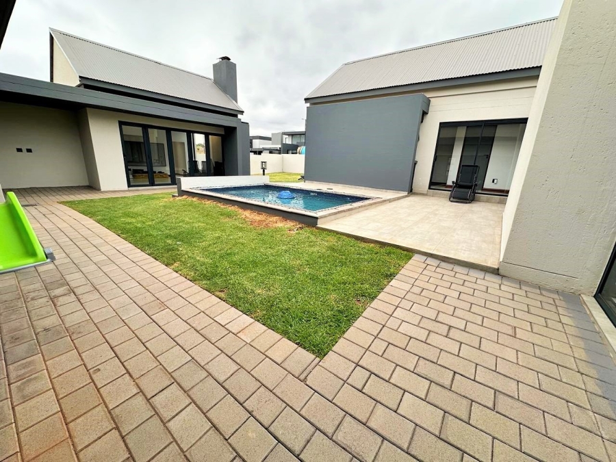 4 Bedroom Property for Sale in Midstream Estate Gauteng