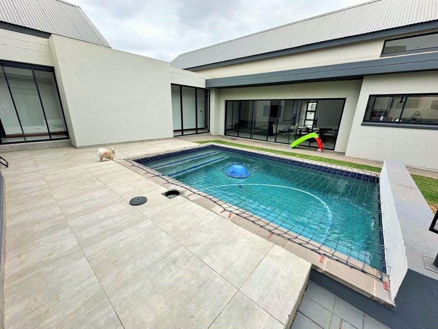 4 Bedroom Property for Sale in Midstream Estate Gauteng
