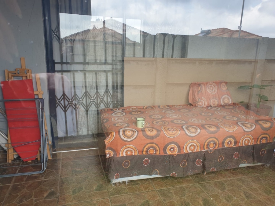 2 Bedroom Property for Sale in Crystal Park Gauteng