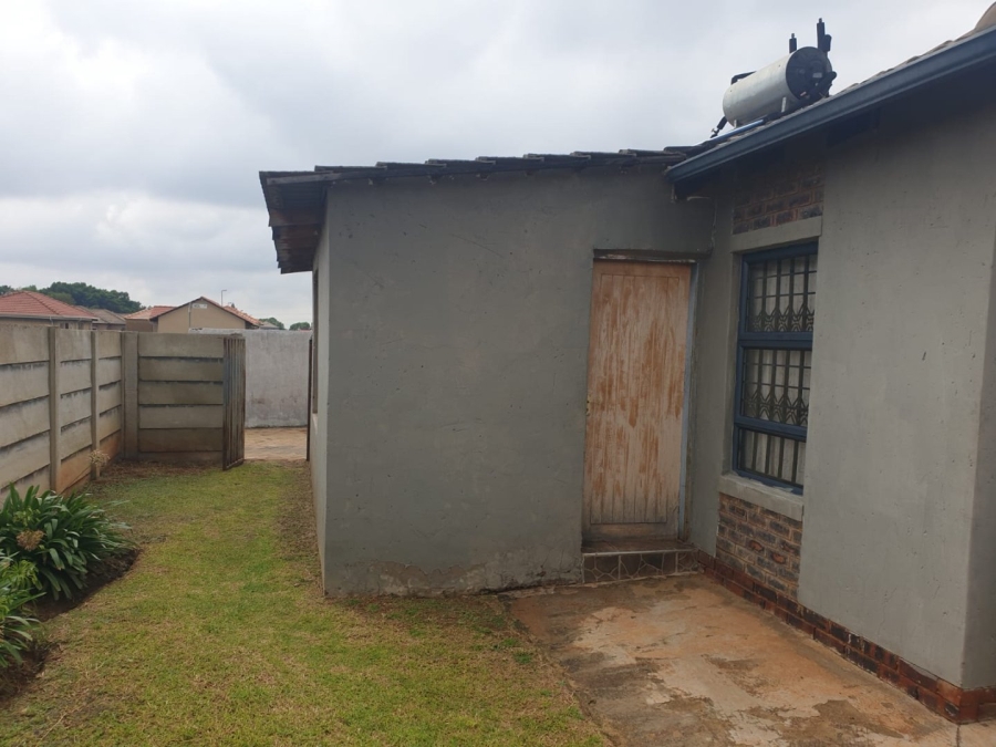 2 Bedroom Property for Sale in Crystal Park Gauteng