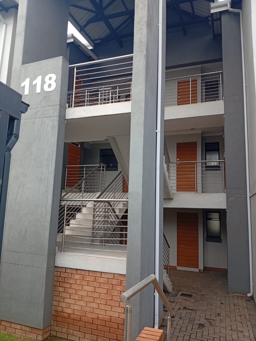 1 Bedroom Property for Sale in Longlake Gauteng
