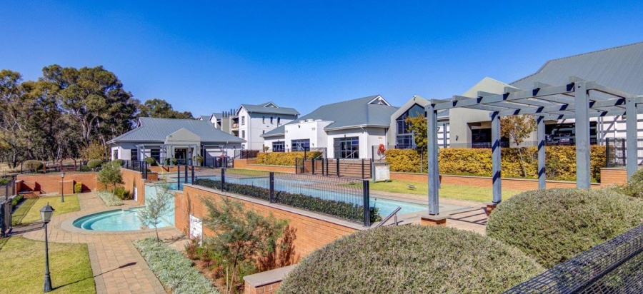 1 Bedroom Property for Sale in Longlake Gauteng