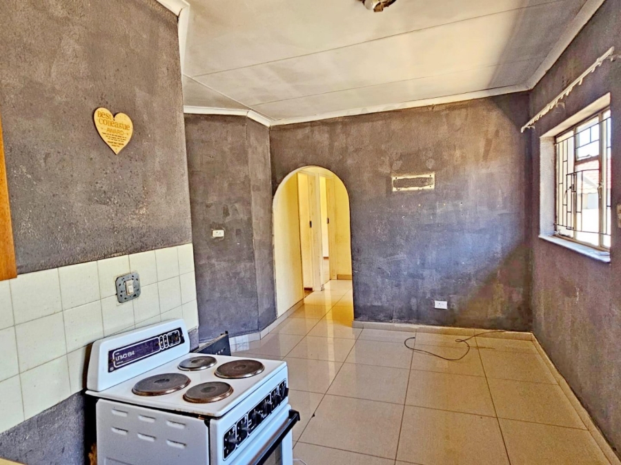 2 Bedroom Property for Sale in Emkatini Gauteng