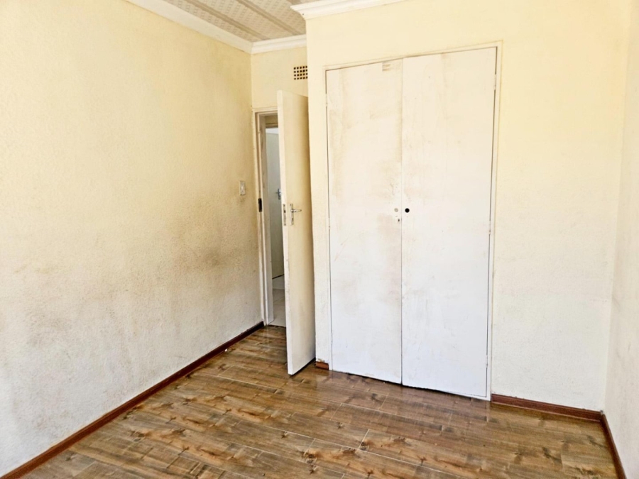 2 Bedroom Property for Sale in Emkatini Gauteng