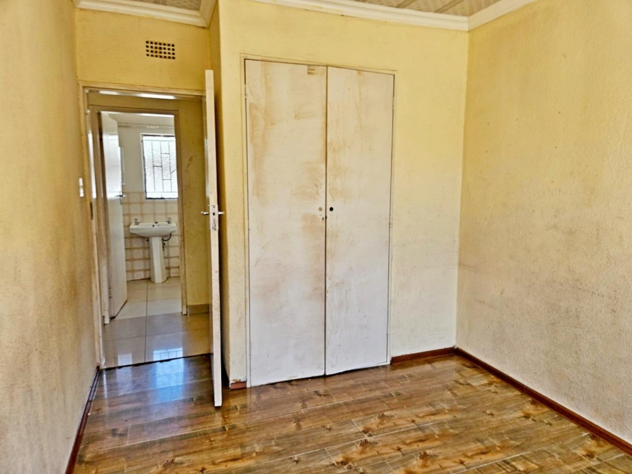 2 Bedroom Property for Sale in Emkatini Gauteng