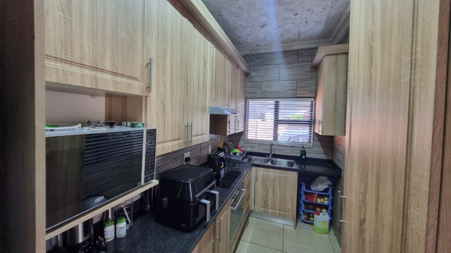 3 Bedroom Property for Sale in Gezina Gauteng