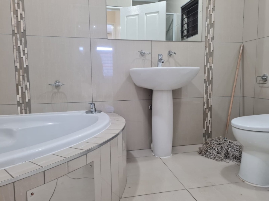 To Let  Bedroom Property for Rent in Lenasia Ext 1 Gauteng