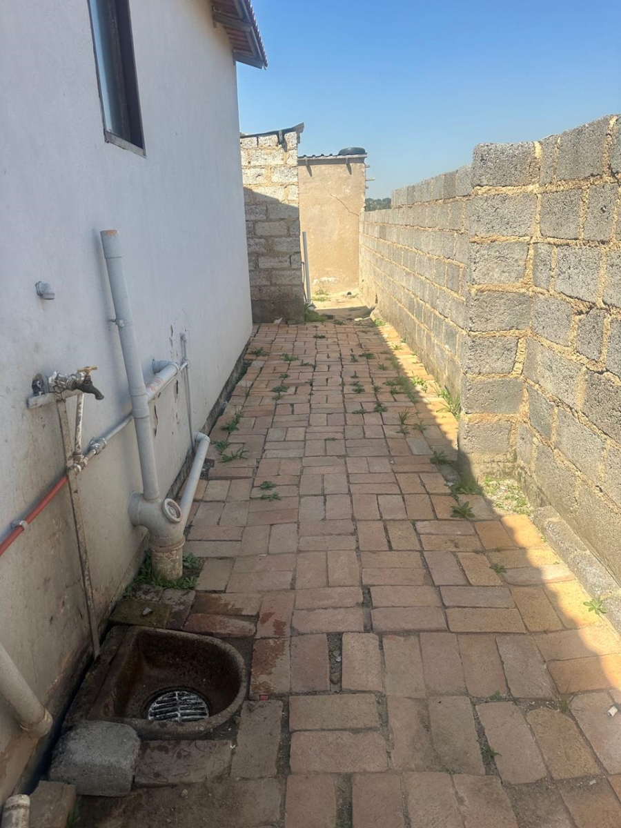 2 Bedroom Property for Sale in Lotus Gardens Gauteng
