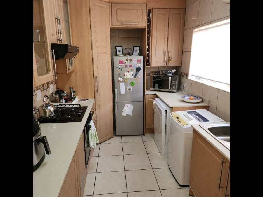 To Let 3 Bedroom Property for Rent in Eldoraigne Gauteng