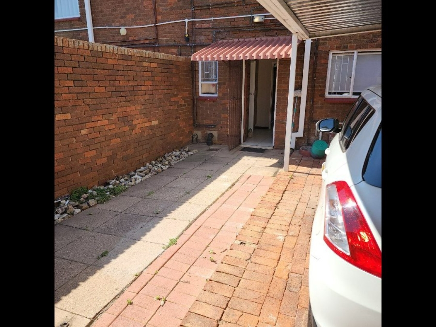 To Let 3 Bedroom Property for Rent in Eldoraigne Gauteng