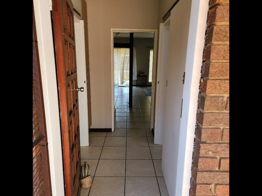 To Let 3 Bedroom Property for Rent in Eldoraigne Gauteng
