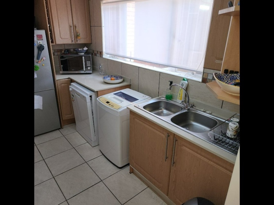 To Let 3 Bedroom Property for Rent in Eldoraigne Gauteng