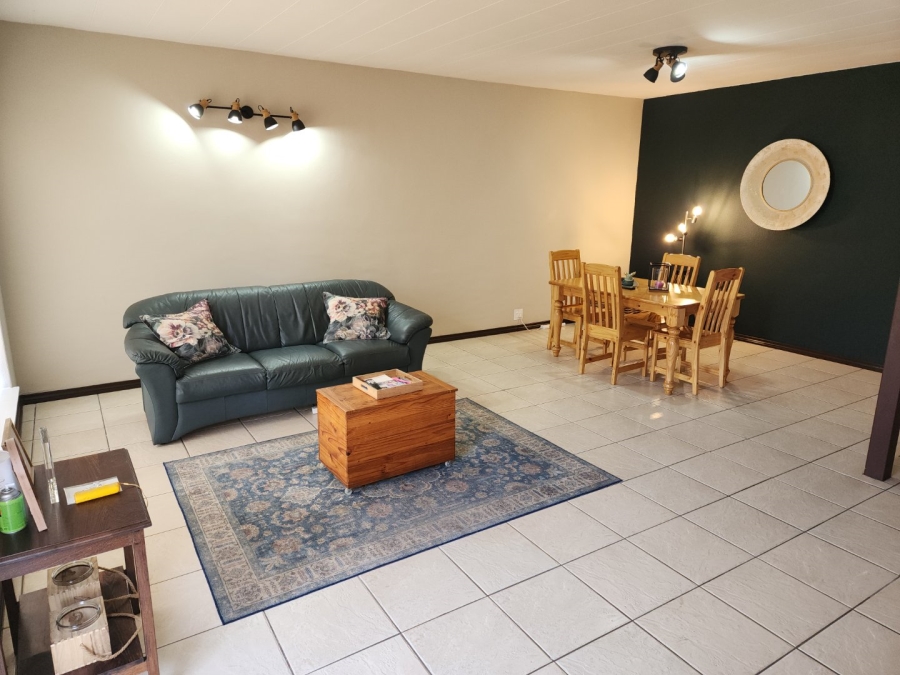 To Let 3 Bedroom Property for Rent in Eldoraigne Gauteng