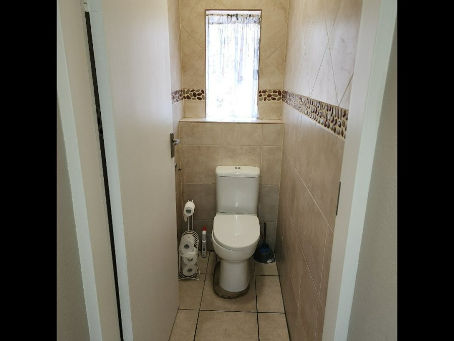 To Let 3 Bedroom Property for Rent in Eldoraigne Gauteng
