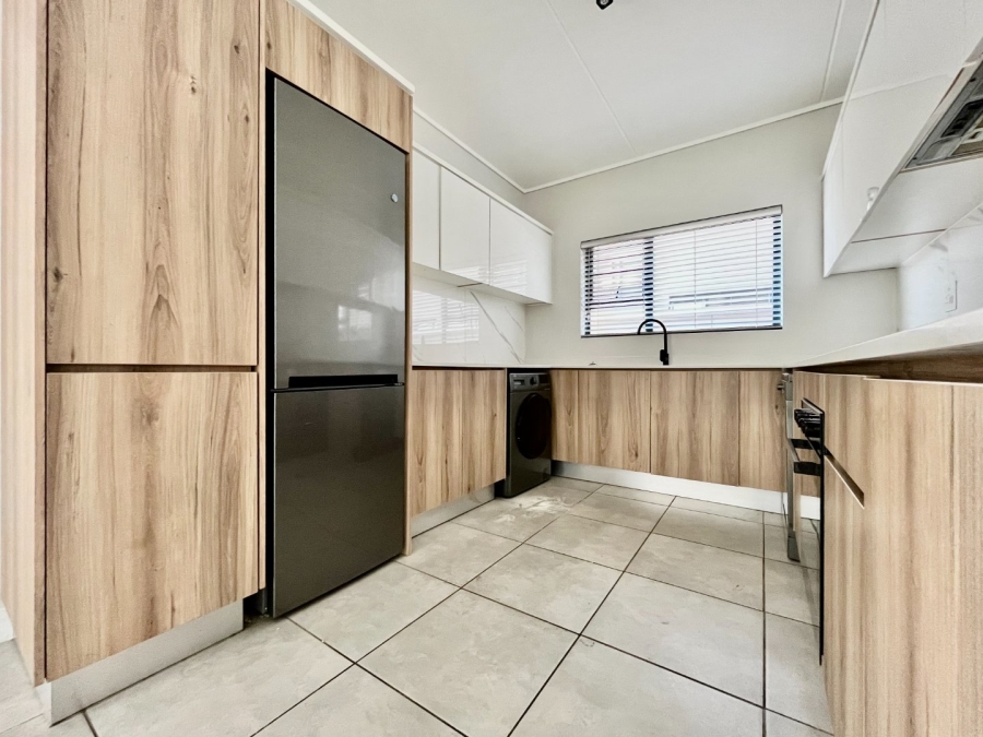 To Let 3 Bedroom Property for Rent in Waterfall Gauteng