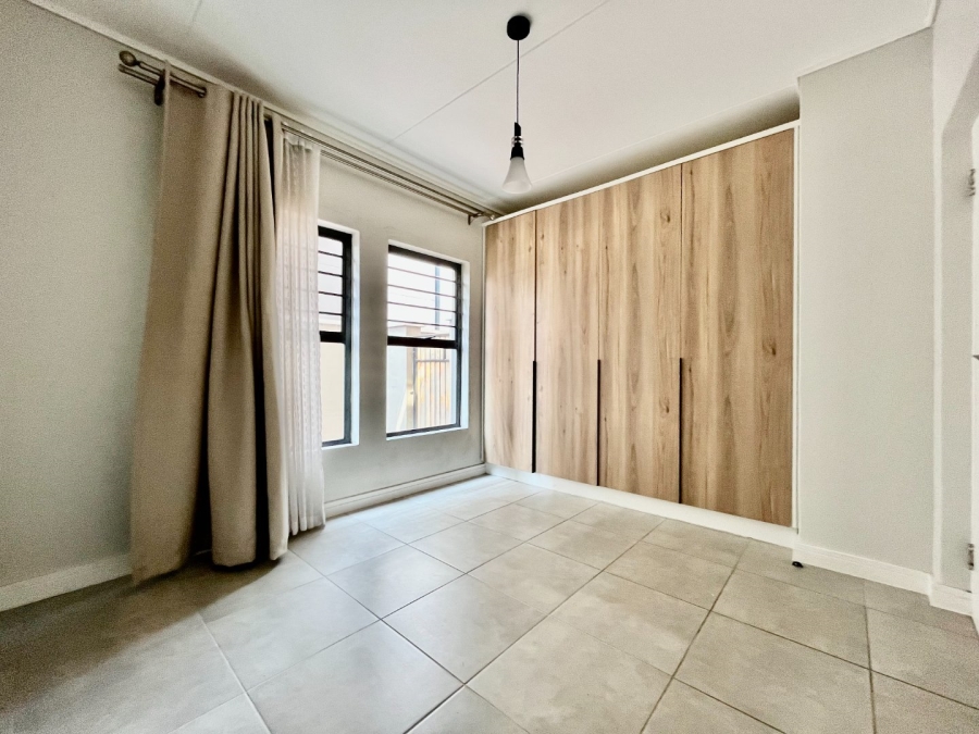 To Let 3 Bedroom Property for Rent in Waterfall Gauteng