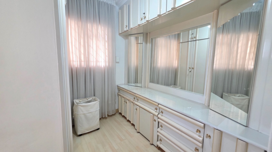 4 Bedroom Property for Sale in Erasmia Gauteng