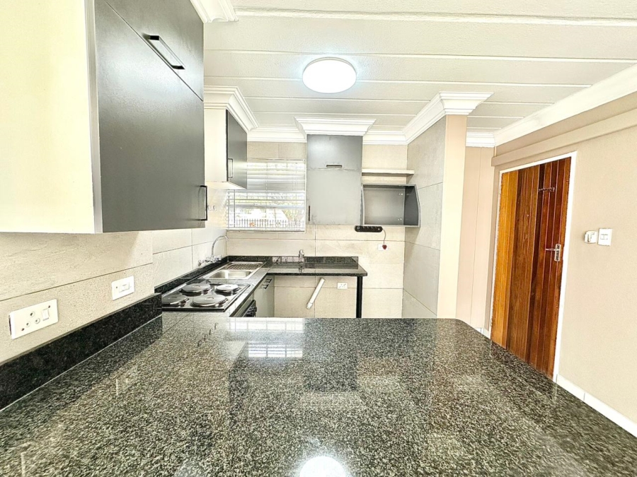 2 Bedroom Property for Sale in Verwoerdpark Gauteng