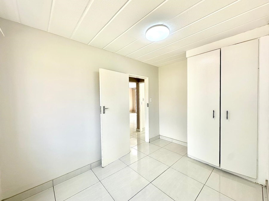 2 Bedroom Property for Sale in Verwoerdpark Gauteng