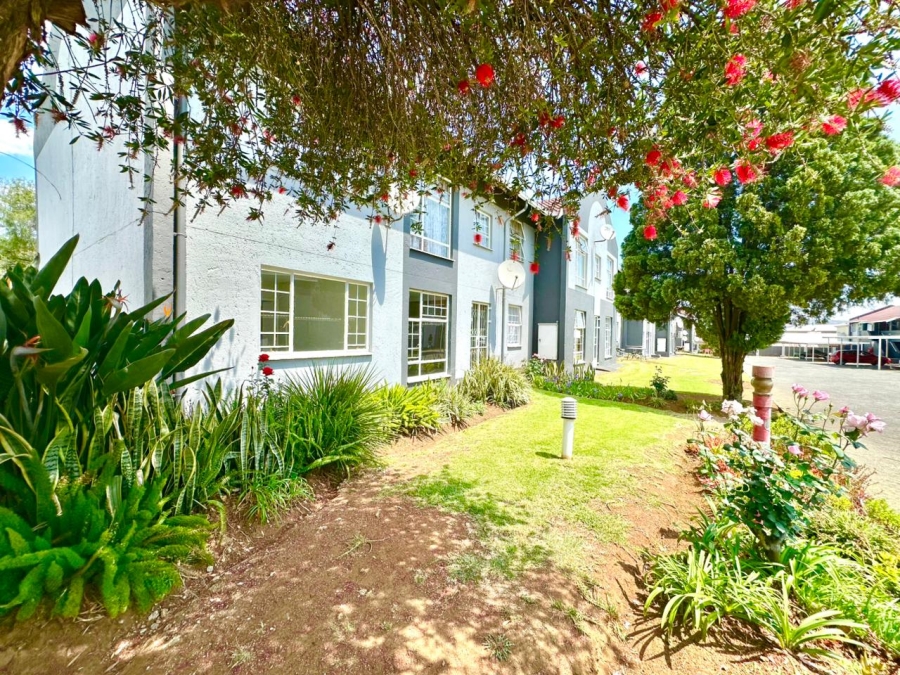 2 Bedroom Property for Sale in Verwoerdpark Gauteng