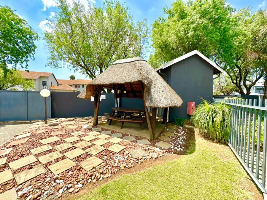 2 Bedroom Property for Sale in Verwoerdpark Gauteng