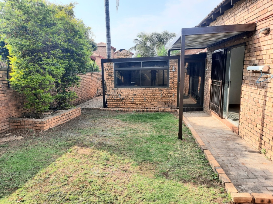 3 Bedroom Property for Sale in Wilgeheuwel Gauteng