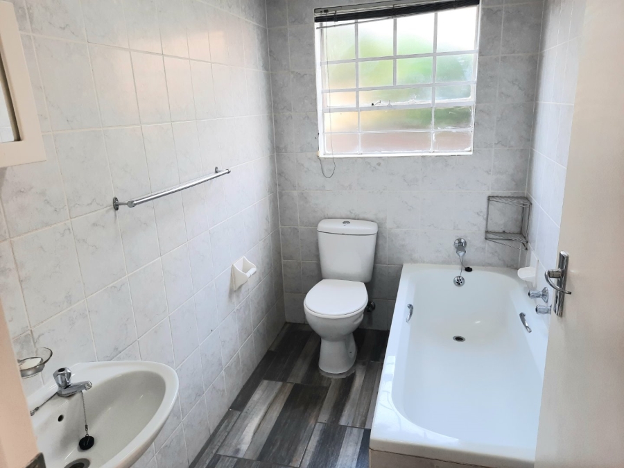 3 Bedroom Property for Sale in Wilgeheuwel Gauteng