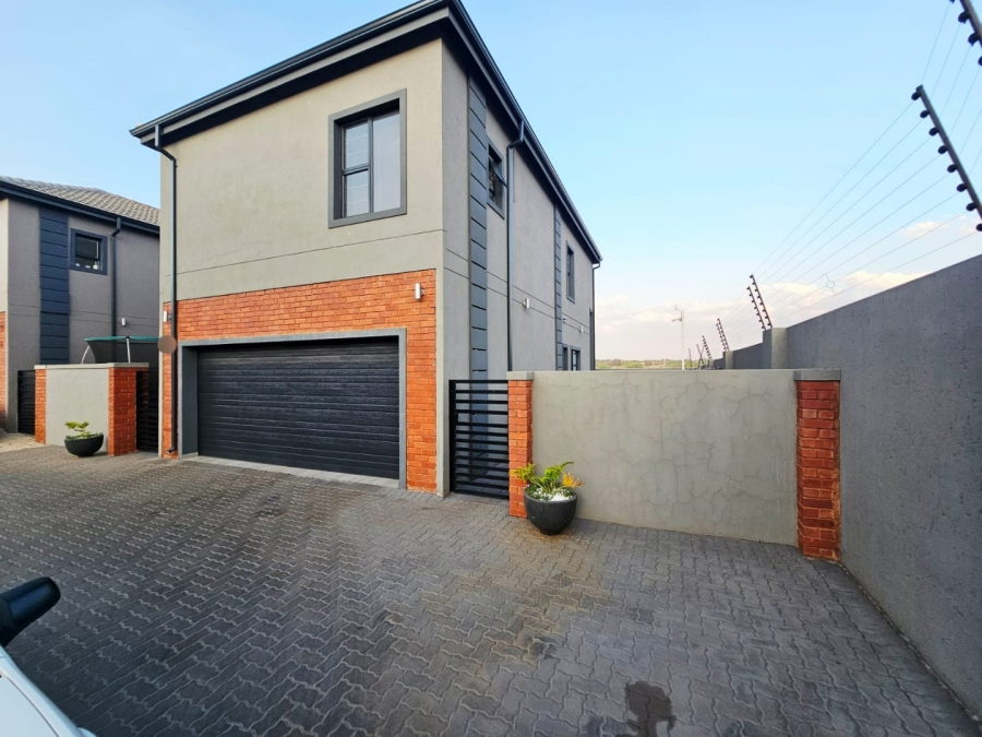 3 Bedroom Property for Sale in Raslouw Gauteng