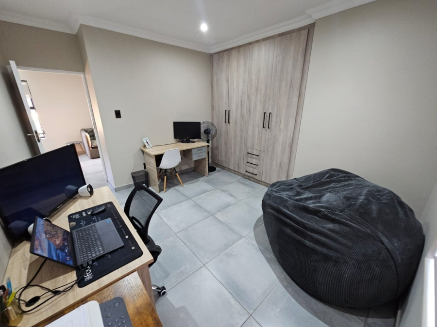 3 Bedroom Property for Sale in Raslouw Gauteng