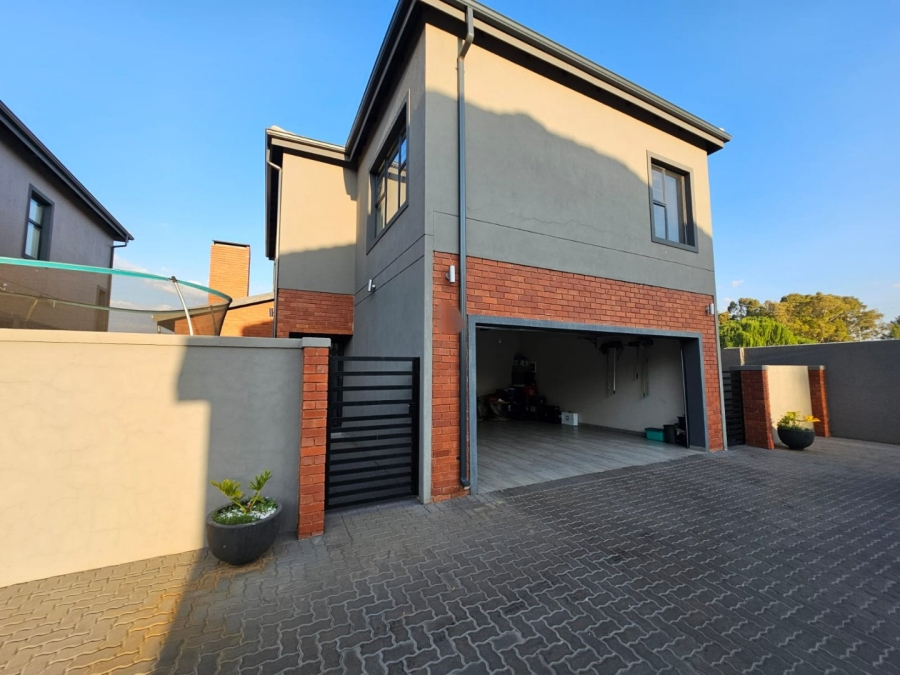3 Bedroom Property for Sale in Raslouw Gauteng
