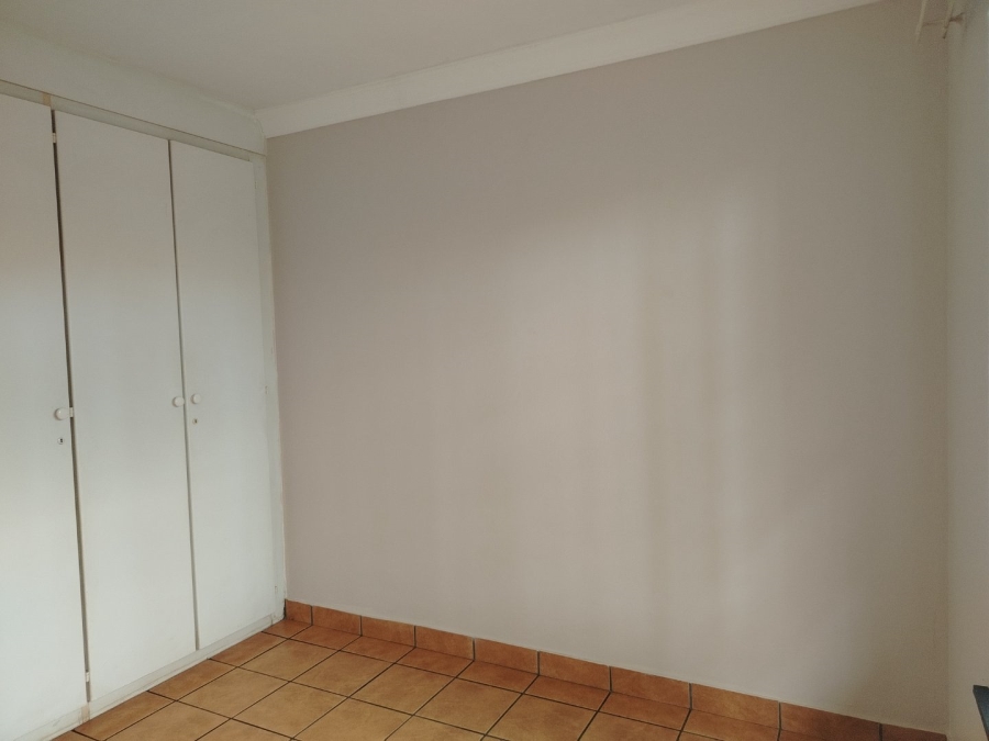 3 Bedroom Property for Sale in Faerie Glen Gauteng